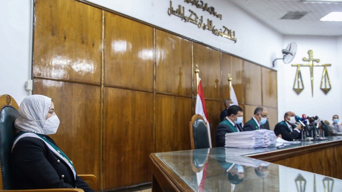 لأول مرة في مصر.. قاضية تجلس على منصة القضاء الإداري