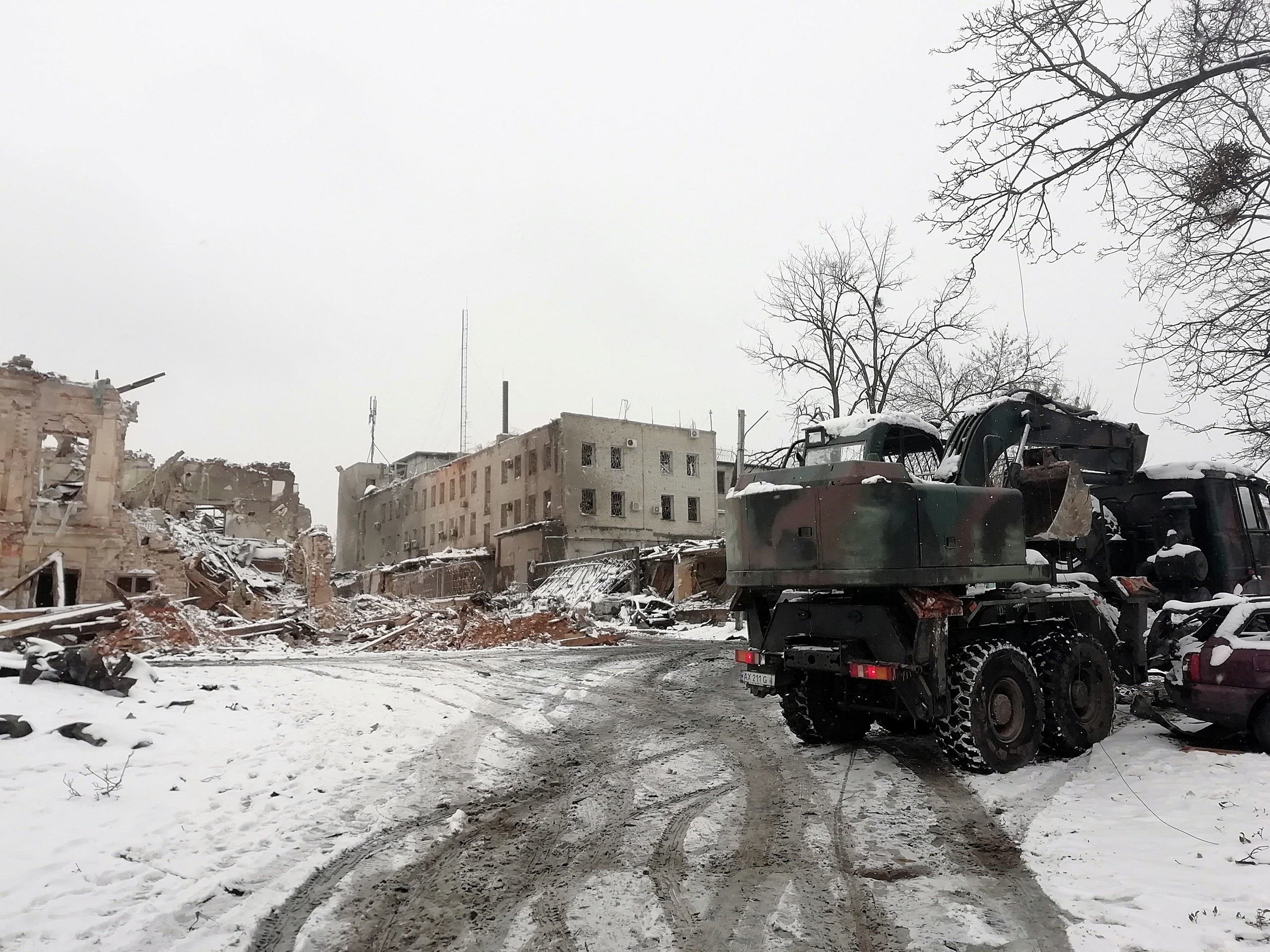 مبنى مدمر نتيجة القصف الروسي على خاركيف الأوكرانية - رويترز