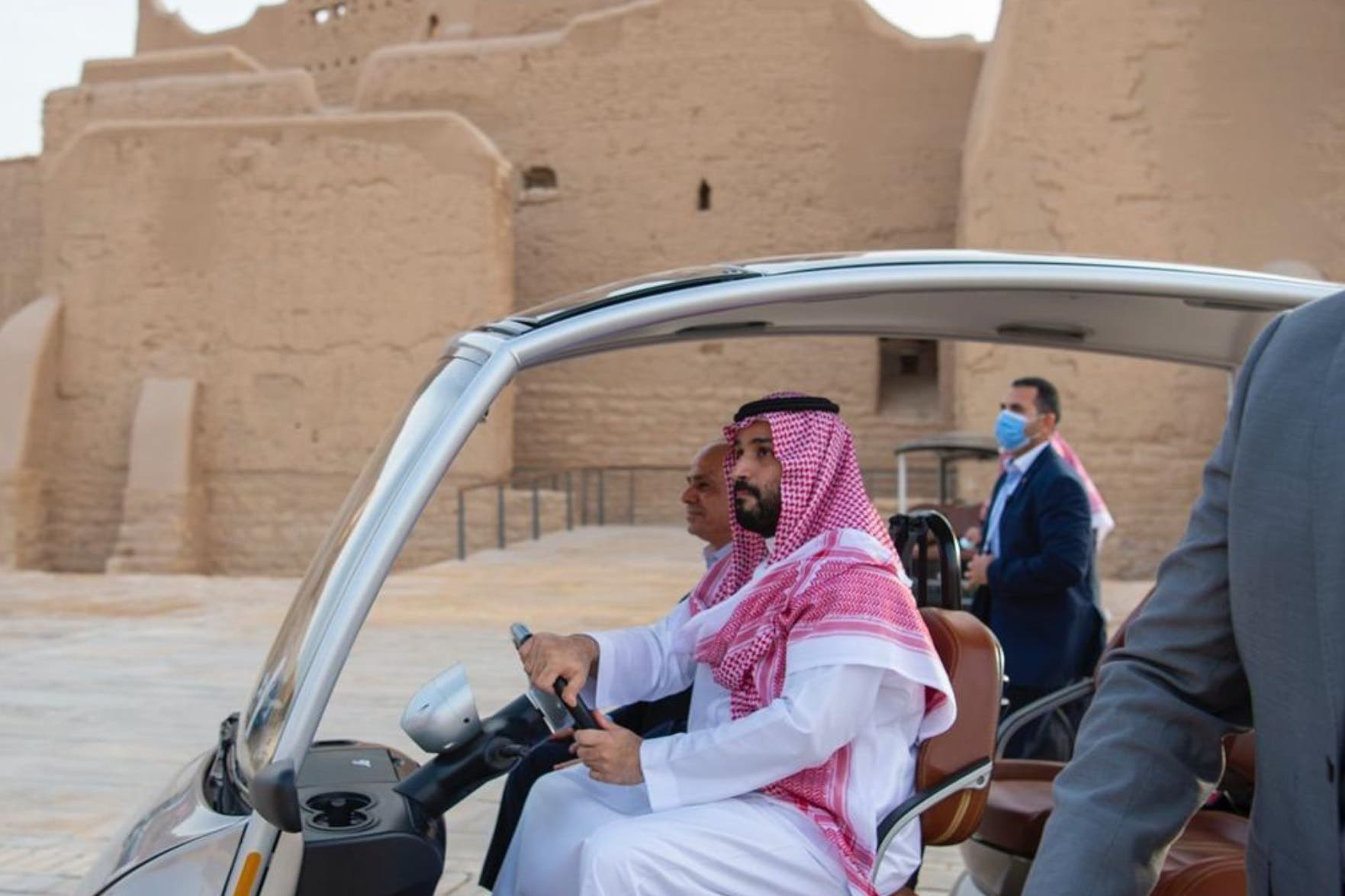 بالصور.. محمد بن سلمان يصطحب السيسي في جولة بالدرعية