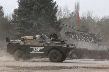 مركبة عسكرية روسية تحمل الحرف Z في بلدة آرميانسك بالقرم (أرشيفية من رويترز)