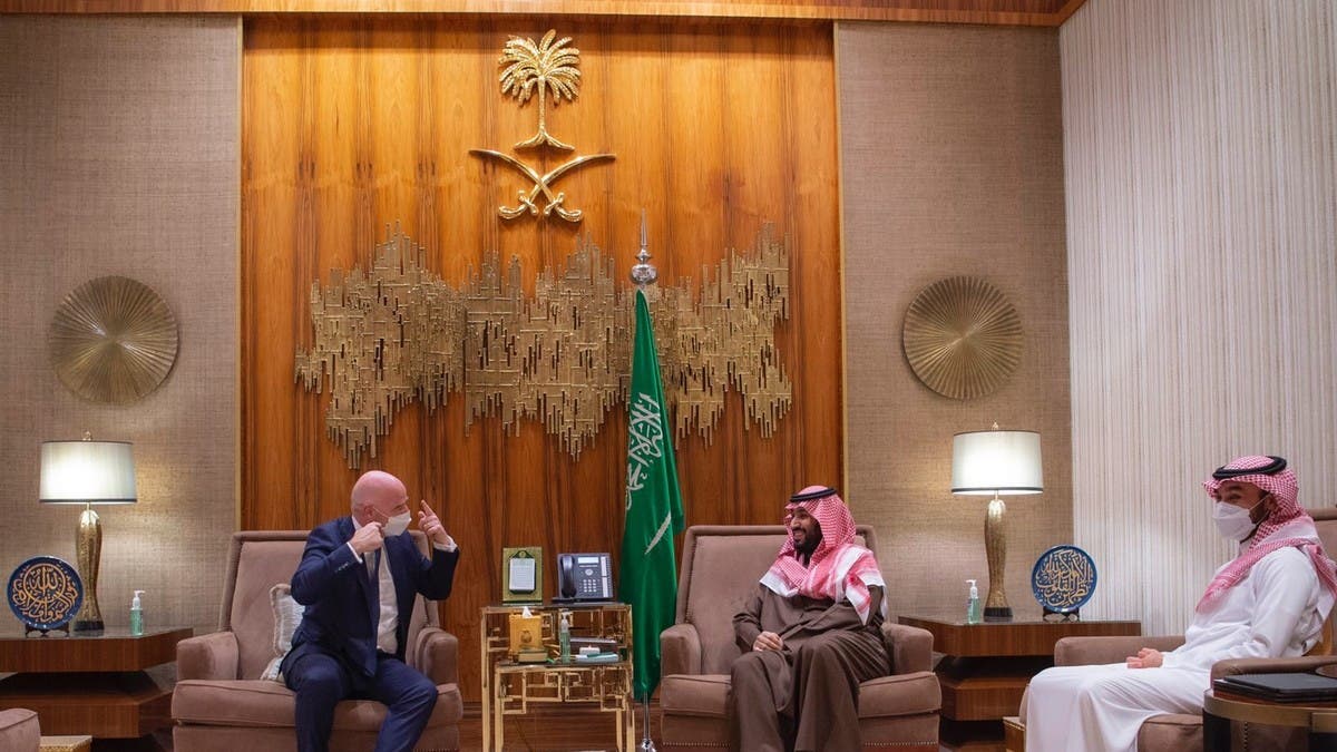 الأمير محمد بن سلمان يستقبل إنفانتينو