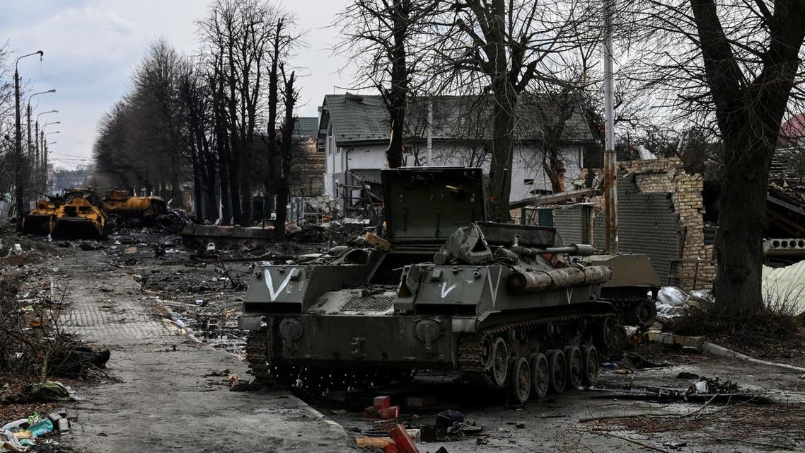 دبابة روسية بمحيط كييف (فرانس برس)
