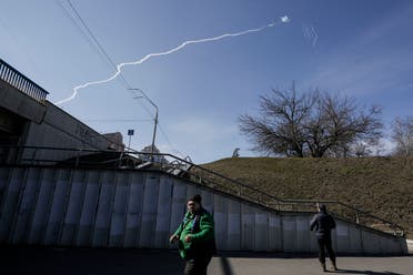 آثار صاروخ في سماء كييف اليوم