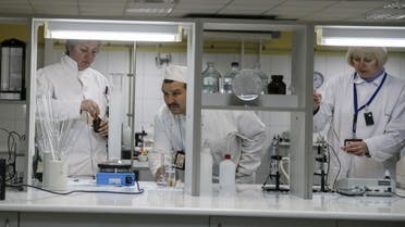 Employees work in a lab at a plant for processing liquid radioactive waste at the Chernobyl nuclear power plant in Ukraine March 23, 2016. (File photo: Reuters)