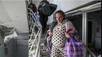 جنگ میں زخمی یوکرین کی حاملہ خاتون کی تصویر نے عالمی ضمیر ہلا کر رکھ دیا