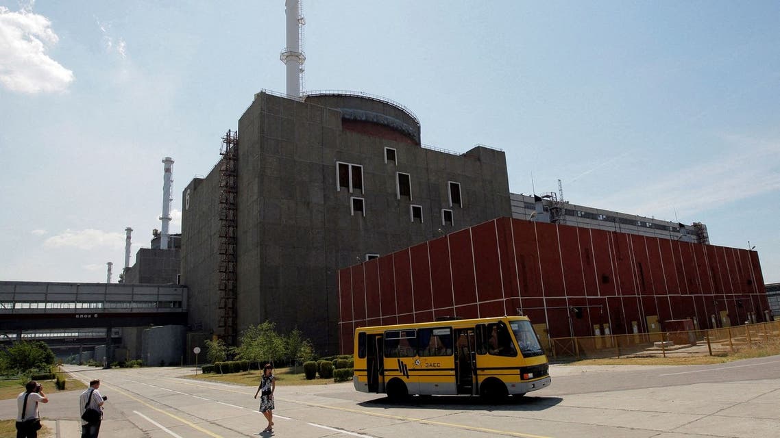 FILE PHOTO: A general view of the Zaporizhzhia nuclear power station in Ukraine in this June 12, 2008 file photo. REUTERS/Stringer/File Photo