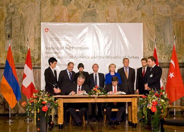 توقيع اتفاق السلام بين البلدين في 2009 في زيوريخ