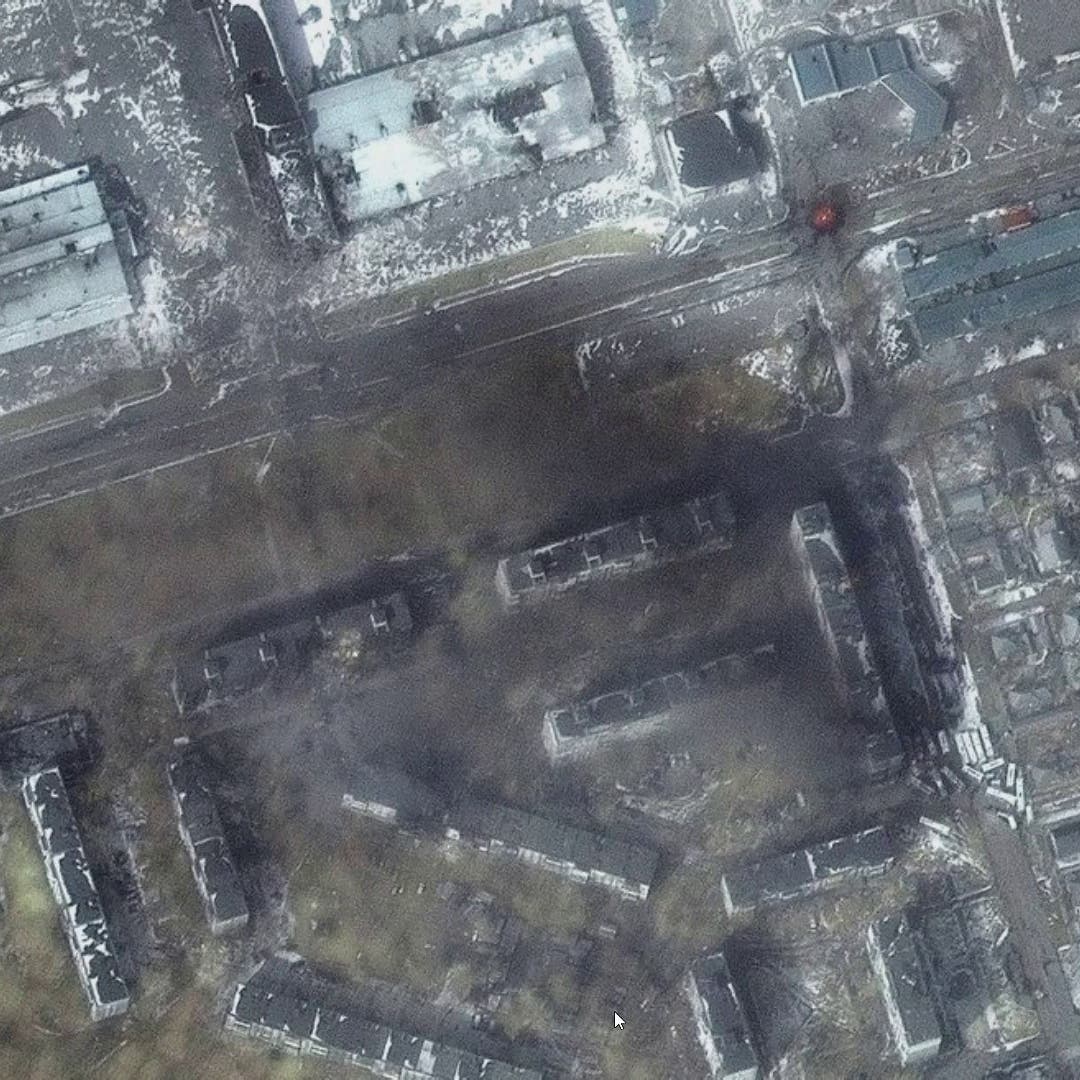 صور أقمار صناعية تظهر حرائق ودمارا واسعا في ماريوبول جنوب أوكرانيا