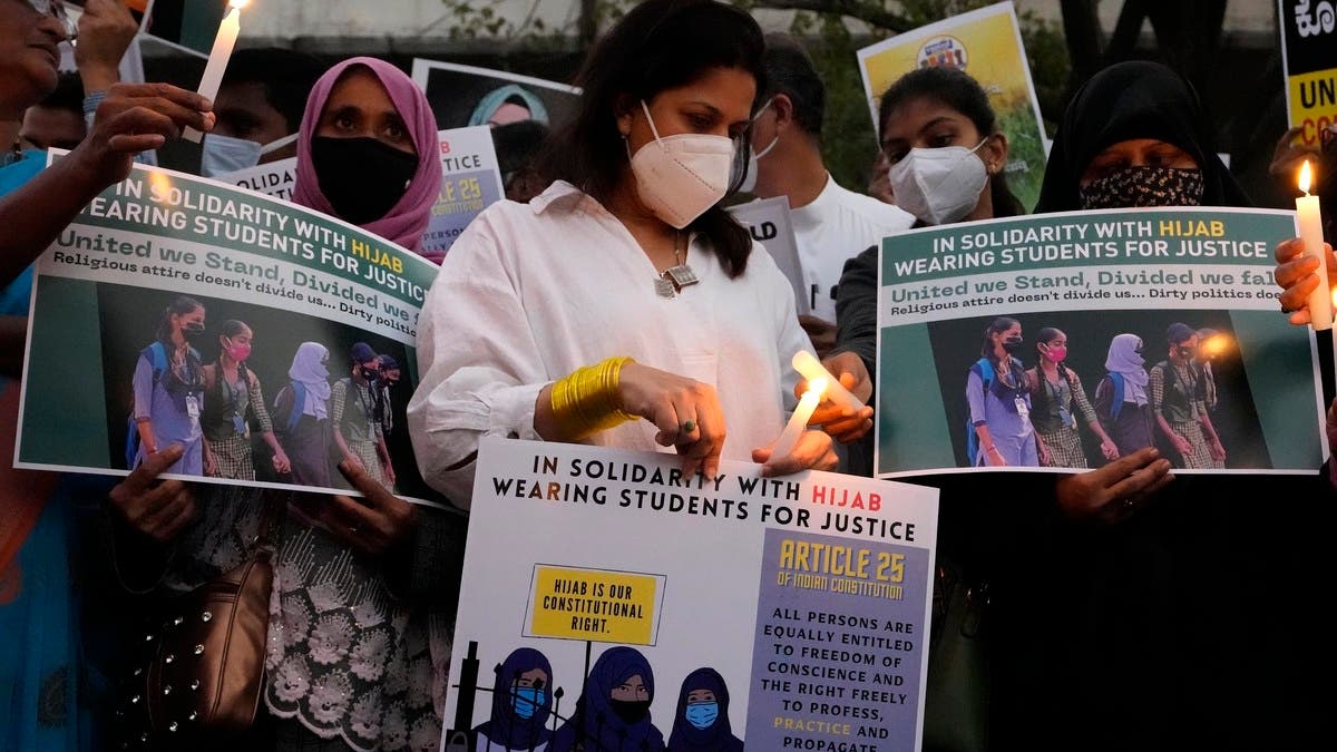 الهند.. جماعات هندوسية تسعى لحظر أوسع نطاقاً على الحجاب