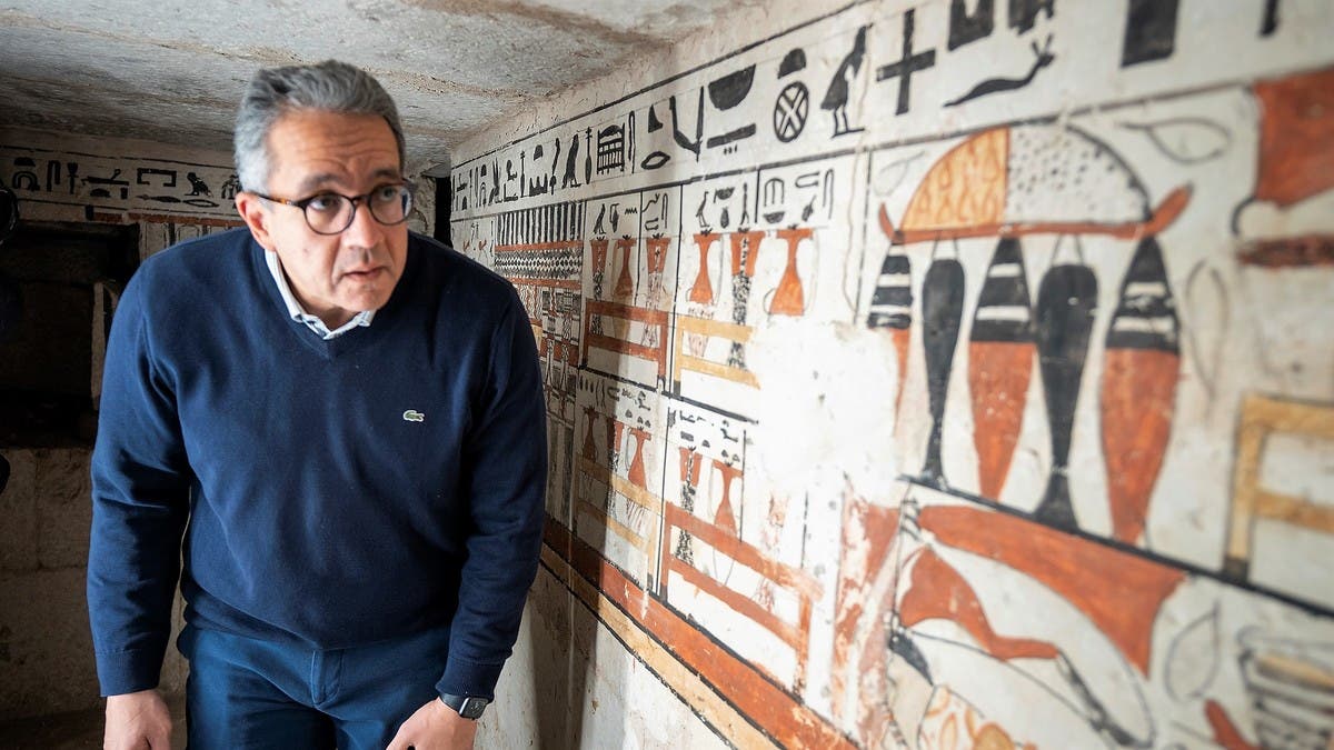صور.. الكشف عن 5 مقابر مليئة بالكنوز الأثرية في مصر
