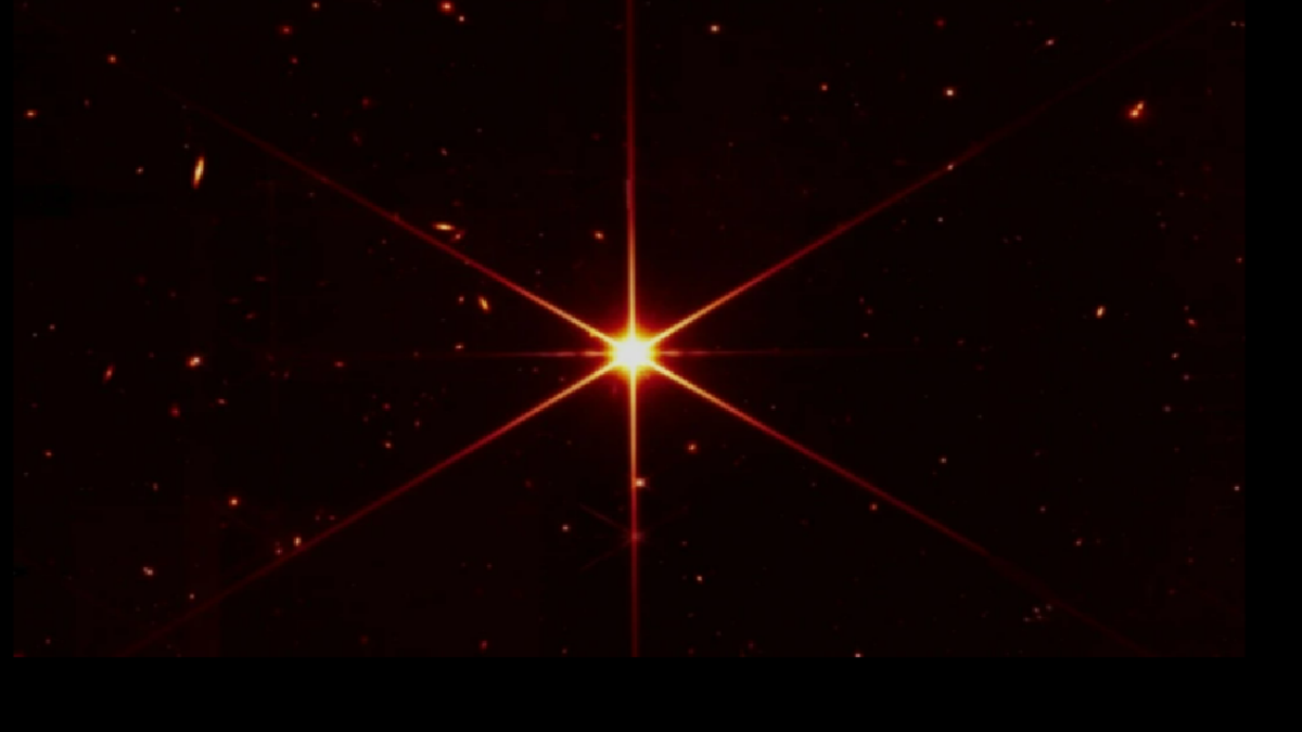صورة مذهلة التقطها تليسكوب جيمس ويب لنجم بعيد 20 ألف سنة ضوئية