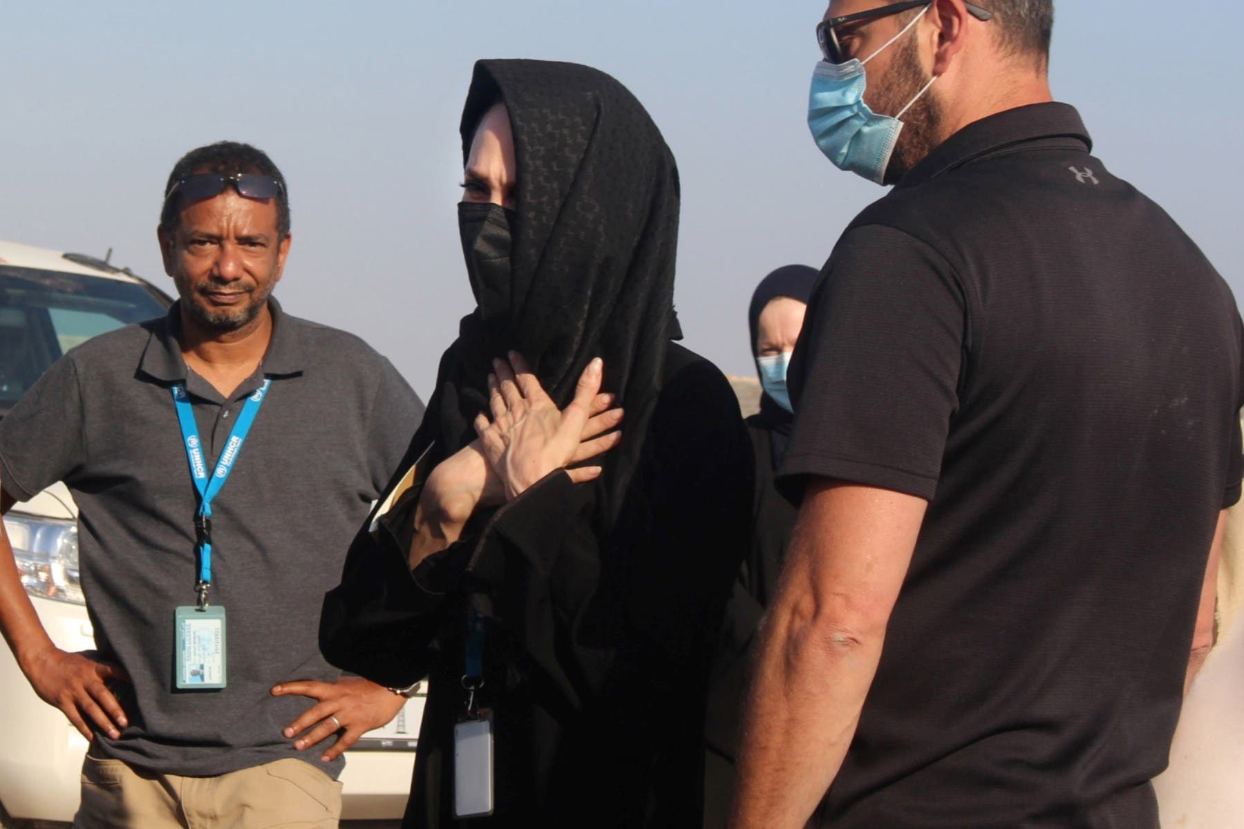 أنجلينا جولي خلال زيارتها اليمن(أ ف ب)
