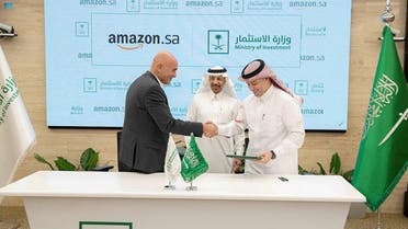 Saudi Arabia and Amazon sign an MoU at MISA’s offices in the presence of the Minister of Investment, Eng. Khalid bin Abdulaziz Al-Falih, and the Vice President of Amazon for the Middle East and North Africa, Ronaldo Mouchawar on March 19, 2022. (SPA)