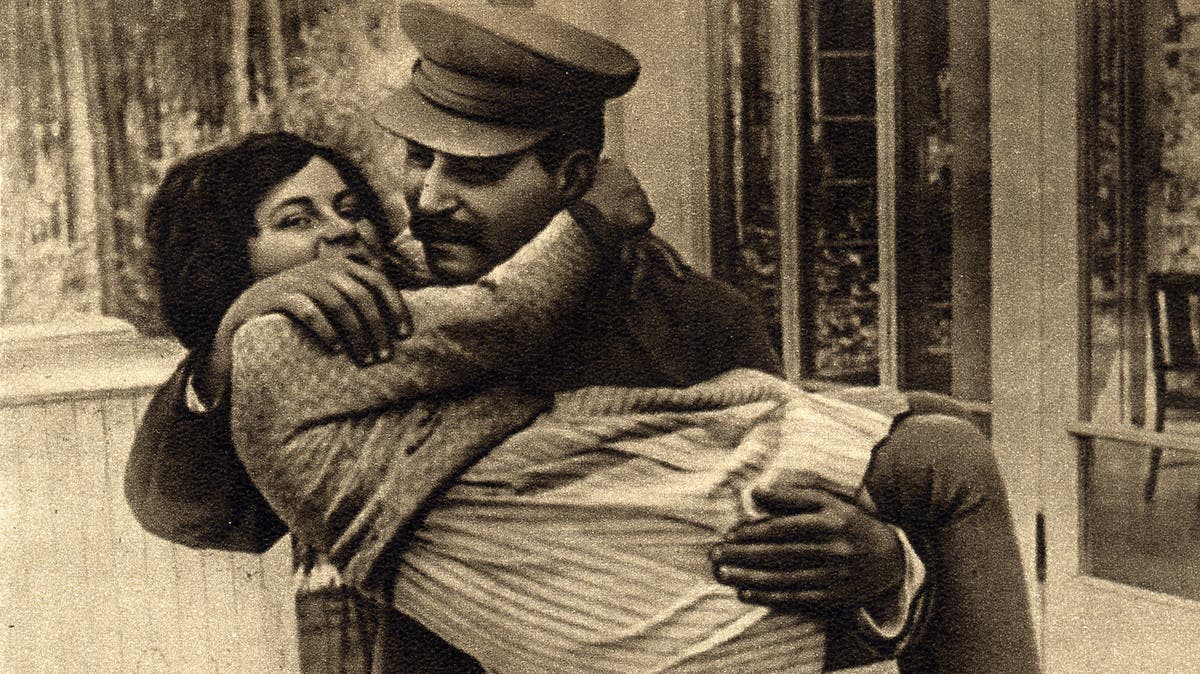قصة هروب ابنة ستالين من الاتحاد السوفيتي ولجوئها لأميركا