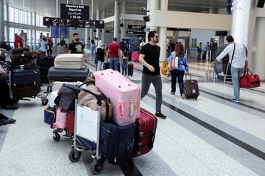 زحمة مسافرين في مطار بيروت في أكتوبر الماضي