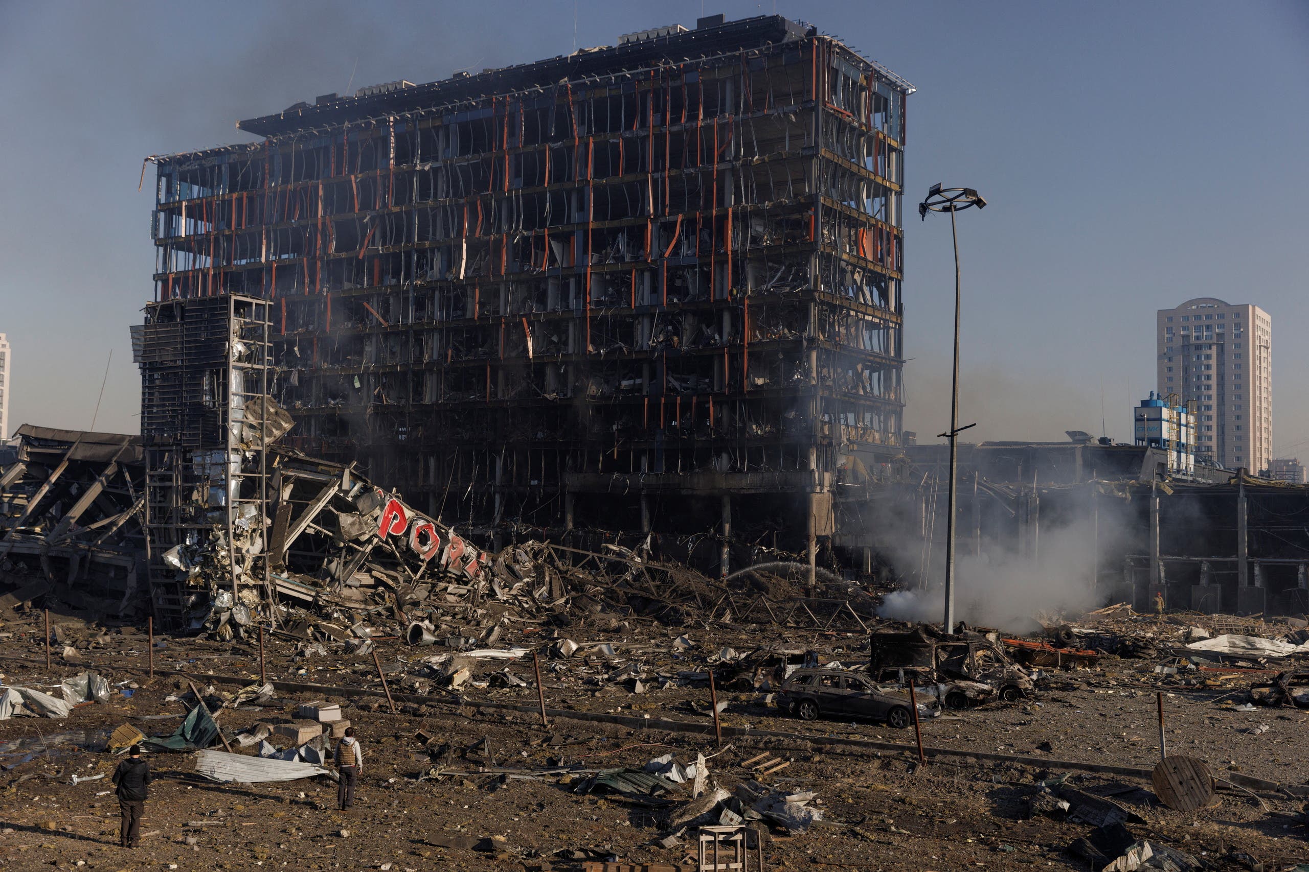 المركز التجاري الذي تم قصفه في  ضواحي كييف
