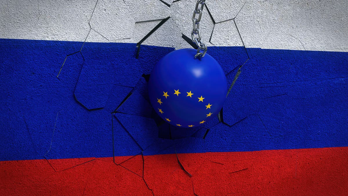 حزمة عقوبات تنتظر موسكو.. وحظر النفط على طاولة الأوروبي