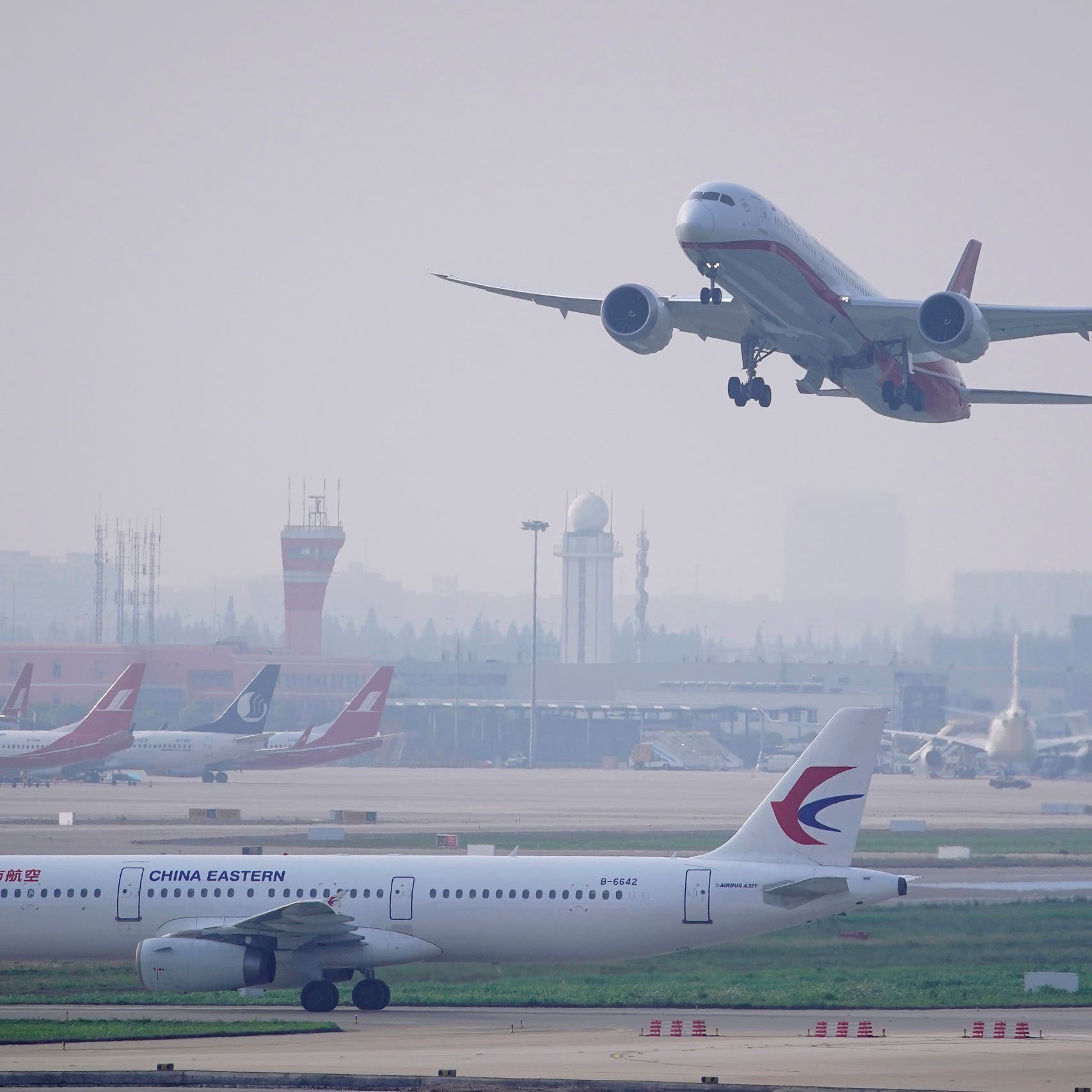تعطل حركة السفر الجوي في الصين بعد حادث طائرة مأساوي