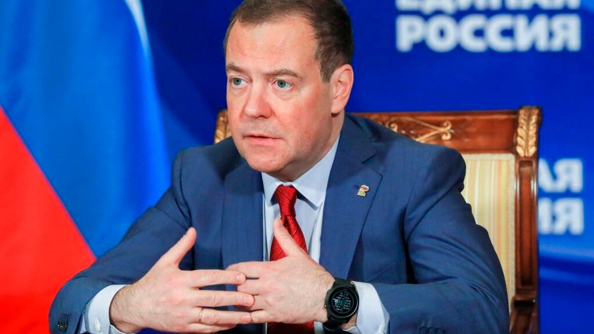 ميدفيديف: السلام لا يصب في مصلحة زيلينسكي