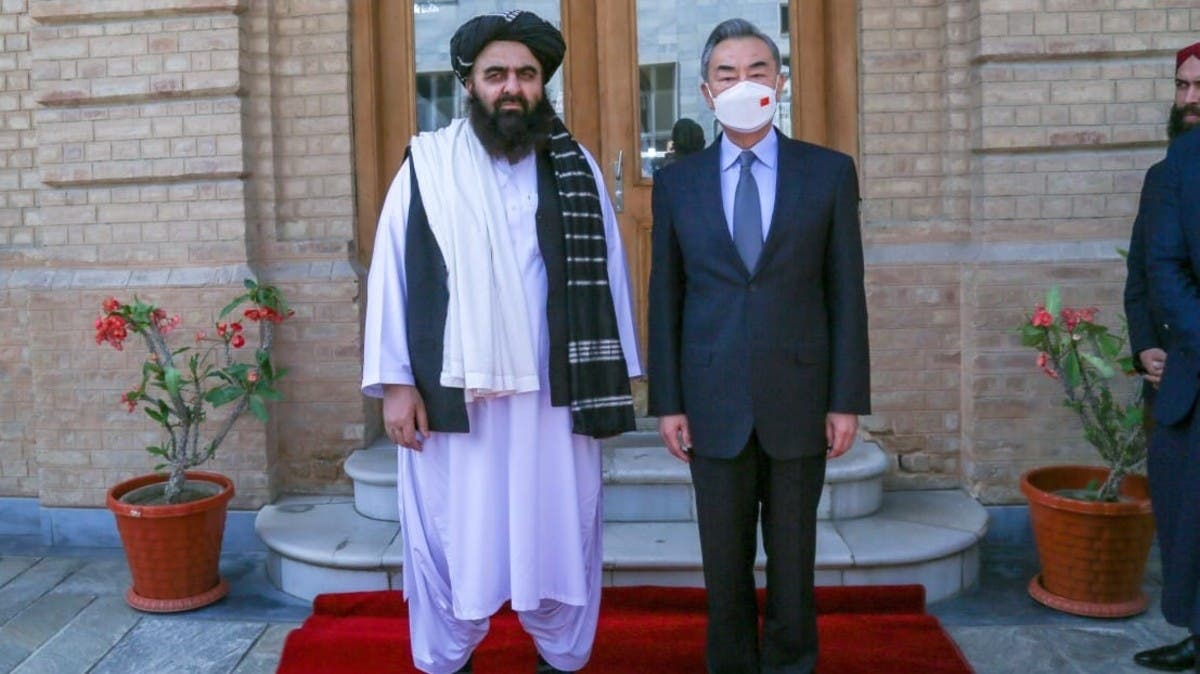 وزير الخارجية الصيني في زيارة مفاجئة إلى كابل