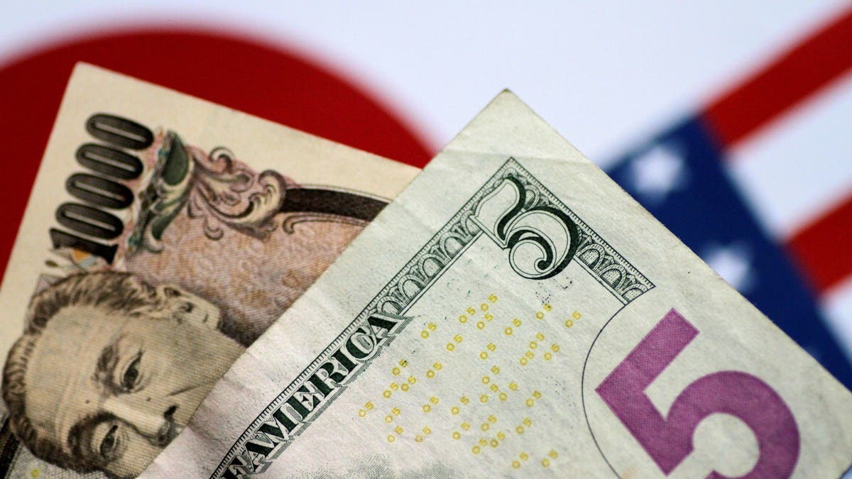 الين الياباني يهبط إلى أدنى مستوى له منذ 20 عاماً أمام الدولار