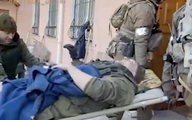نقل الكولونيل Yuri Medvedev للعلاج بعد دهسه