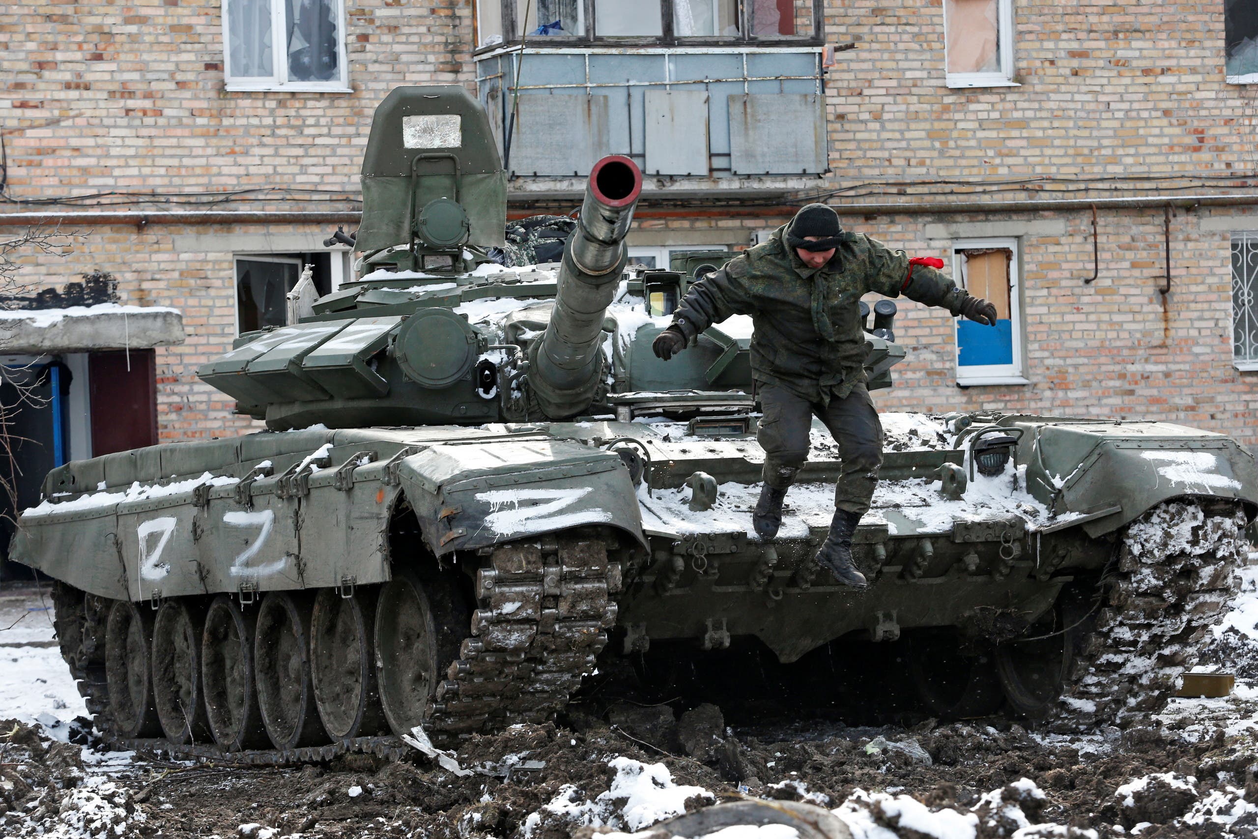 دبابة روسية (رويترز)