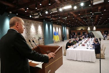 محادثات مباشرة بين الروس والأوكرانيين في تركيا في مارس الماضي
