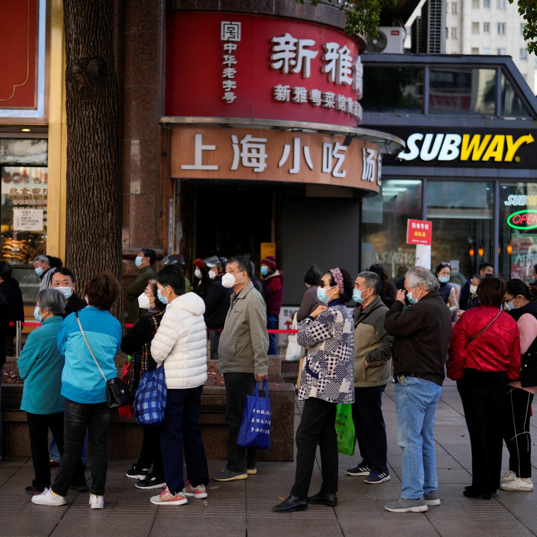Shanghai supermarket shelves empty as China’s residents panic buy amid COVID-19 surge