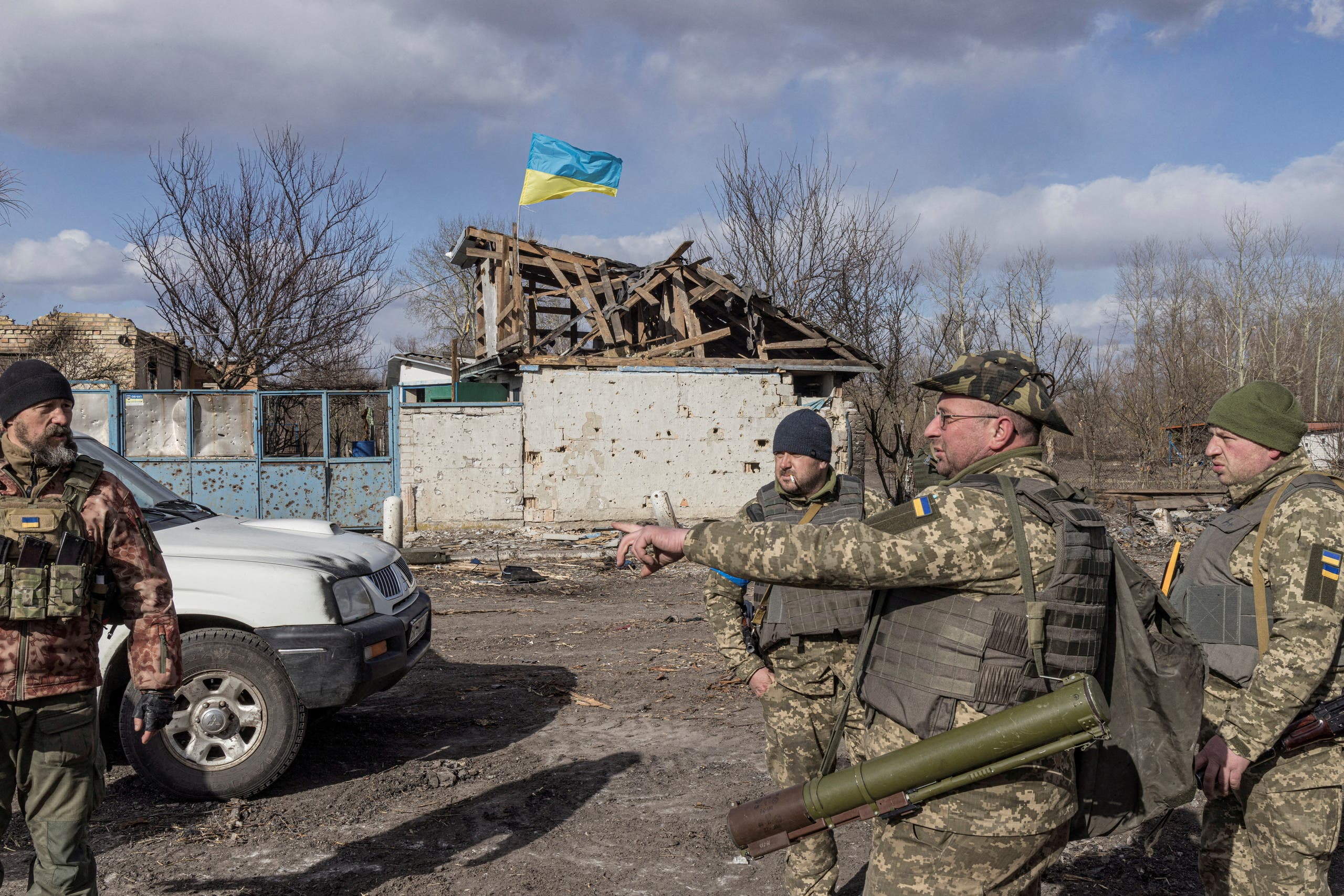 جنود أوكران بمحيط كييف (أرشيفية- رويترز)