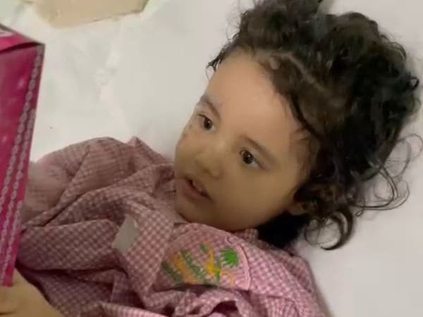 والد الطفلة ضحية الأسيد للعربية.نت: "لن أتنازل عن حق ابنتي"