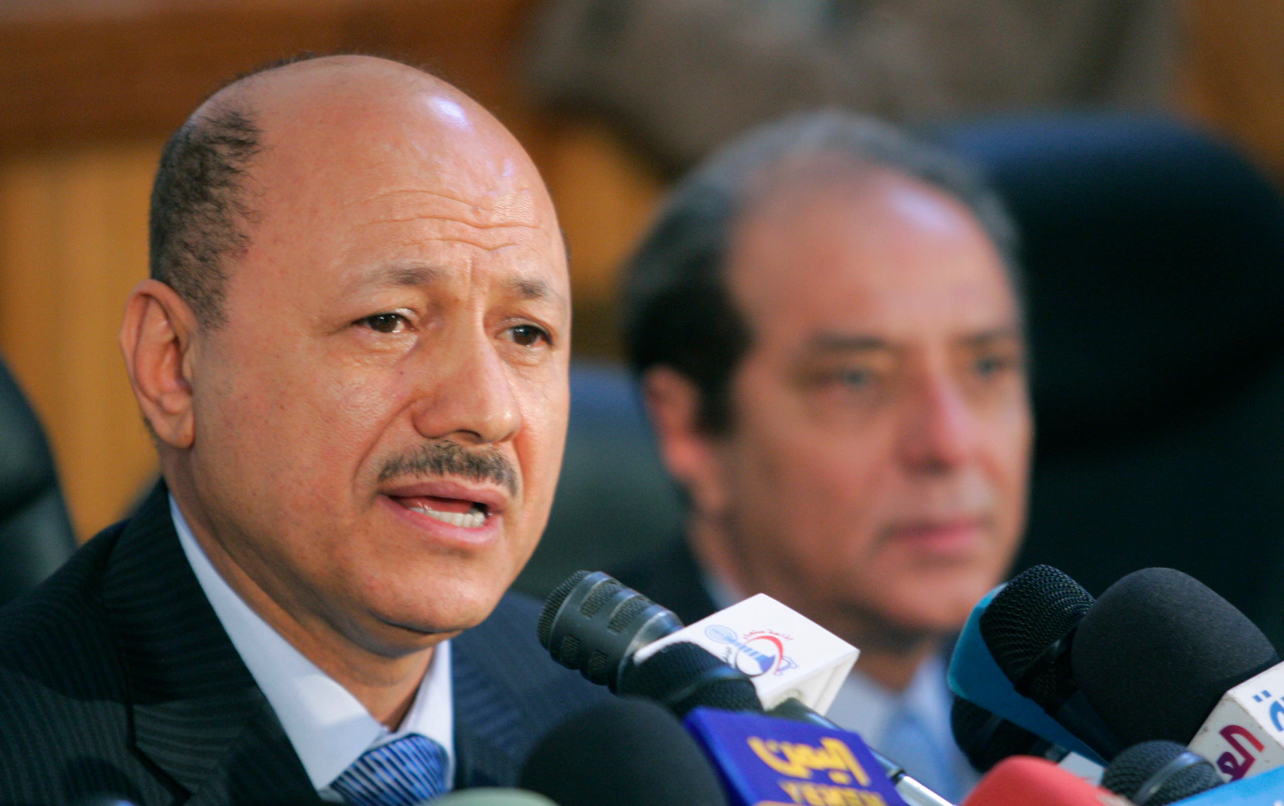 Rashad al-Alimi, former deputy prime minister for security affairs, speaks during a news conference in Sanaa May 8, 2010. (File photo: Reuters)