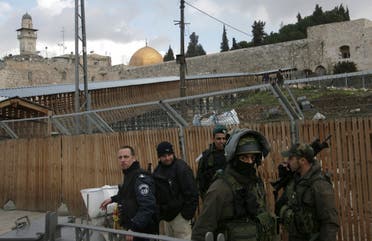 القوات الإسرائيلية من أمام المسجد الأقصى وقبة الصخرة