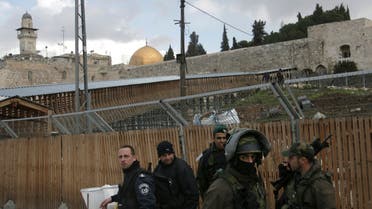 القوات الإسرائيلية من أمام المسجد الأقصى وقبة الصخرة