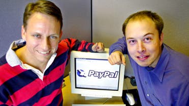 20 أكتوبر 2000 ، الرئيس التنفيذي لشركة PayPal Peter Thiel ، إلى اليسار ، والمؤسس Elon Musk ، إلى اليمين (أ ب)