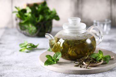 7 مشروبات تقي من آلام المفاصل والعضلات - وصفات لتحضير الشاي الأخضر بأساليب مختلفة