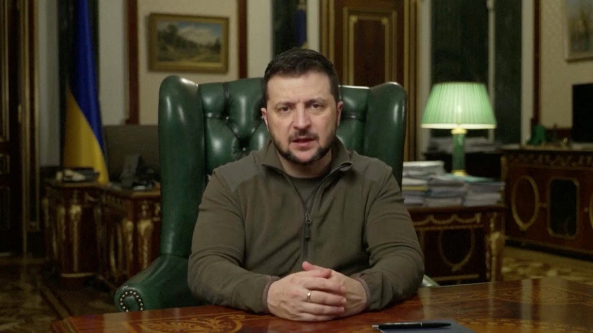 على وقع القصف.. زيلينسكي يعقد اجتماعات لإعمار أوكرانيا
