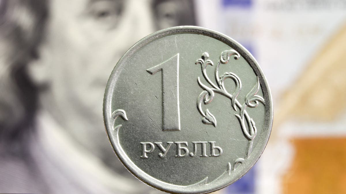 الروبل الروسي يسجل أعلى مستوى في عامين مقابل اليورو       