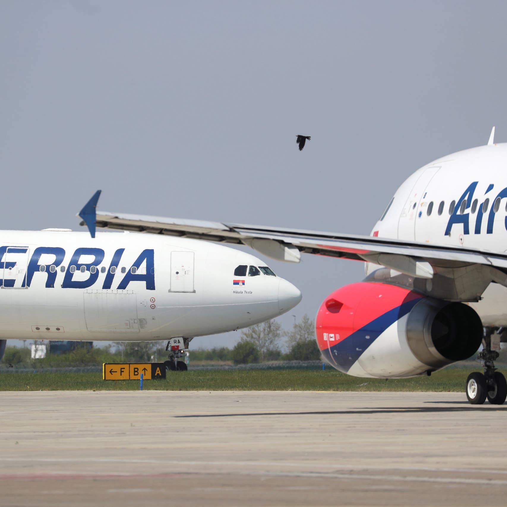 صربيا تتهم أوكرانيا ودولة أوروبية بإرباك خطوطها الجوية