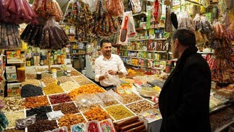 الغلاء ينغّص على العراقيين.. "تقنين" في موائد وزينة رمضان 