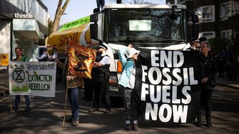 Climate crisis: Fund managers are sticking with fossil fuel 