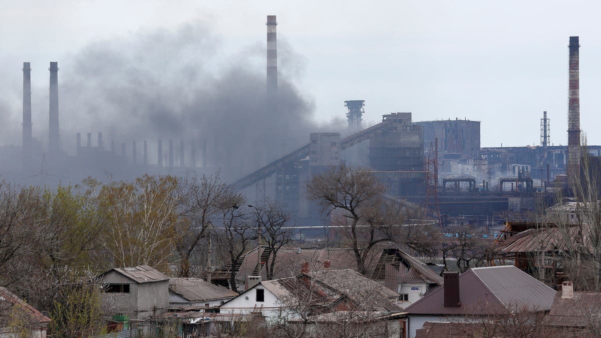 “آزوفستال”.. كييف تتحدث عن إجلاء قريب وموسكو: ألقوا السلاح