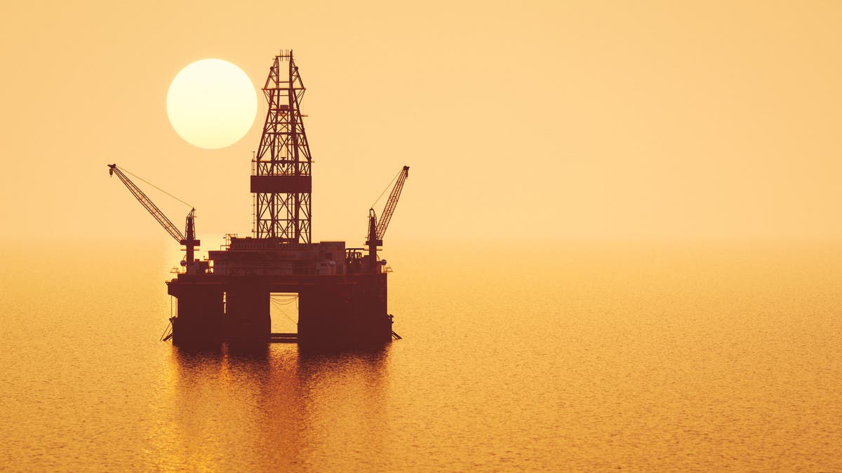 النفط يصعد بعد خسارة 5% في يومين مع تفاقم أزمة كورونا في الصين