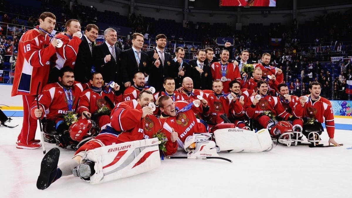 تجريد روسيا من استضافة بطولة العالم لهوكي الجليد