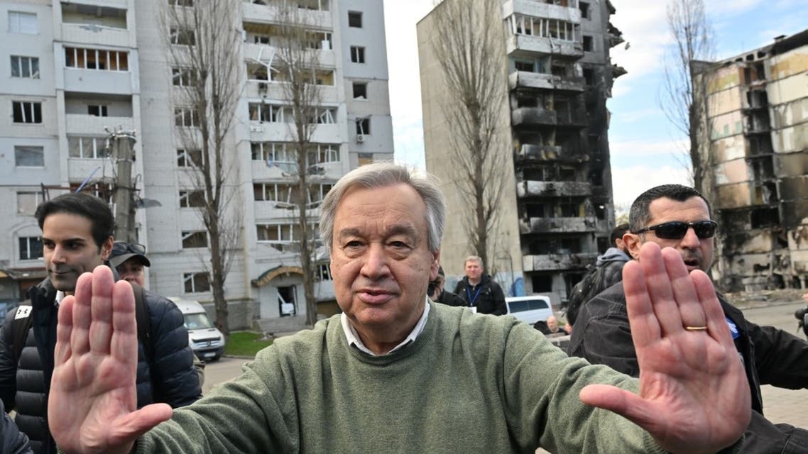 الأمين العام للأمم المتحدة أنتونيو غوتيريس في محيط كييف (فرانس برس)