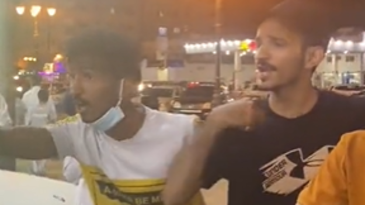 “خلني اترزق”..فيديو لبائع بطاطس سعودي في تبوك يثير جدلاً