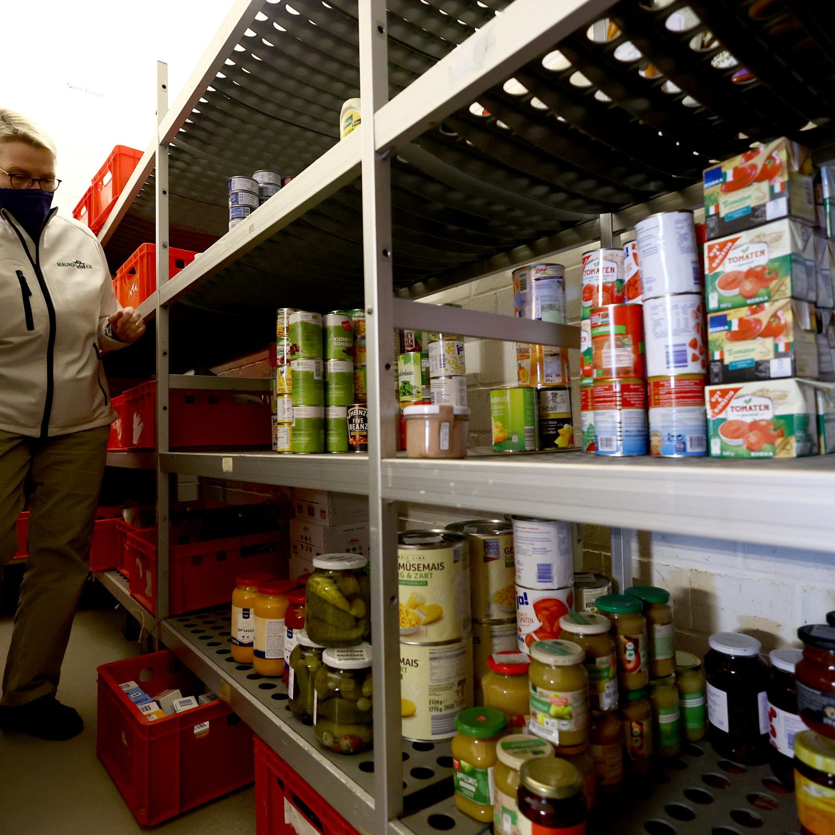 دولة أوروبية دعت مواطنيها لتخزين الطعام في المنازل.. هل تخشى حدوث "كارثة"؟