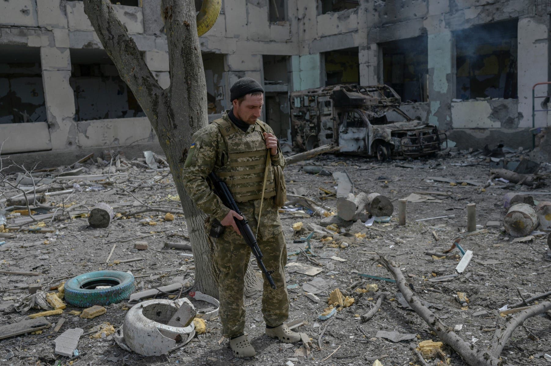 جندي أوكراني قرب مدينة خيرسون - أرشيفية 