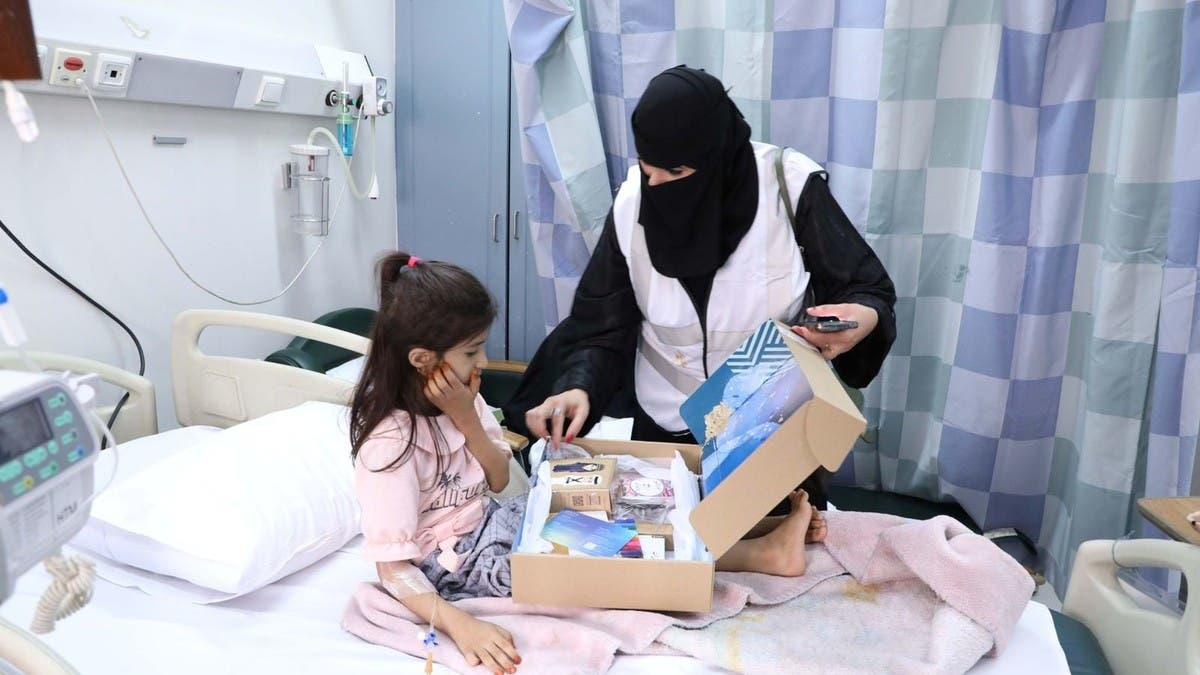 مبادرة “جويا” الثقافية تعايد مرضى مستشفيات الرياض