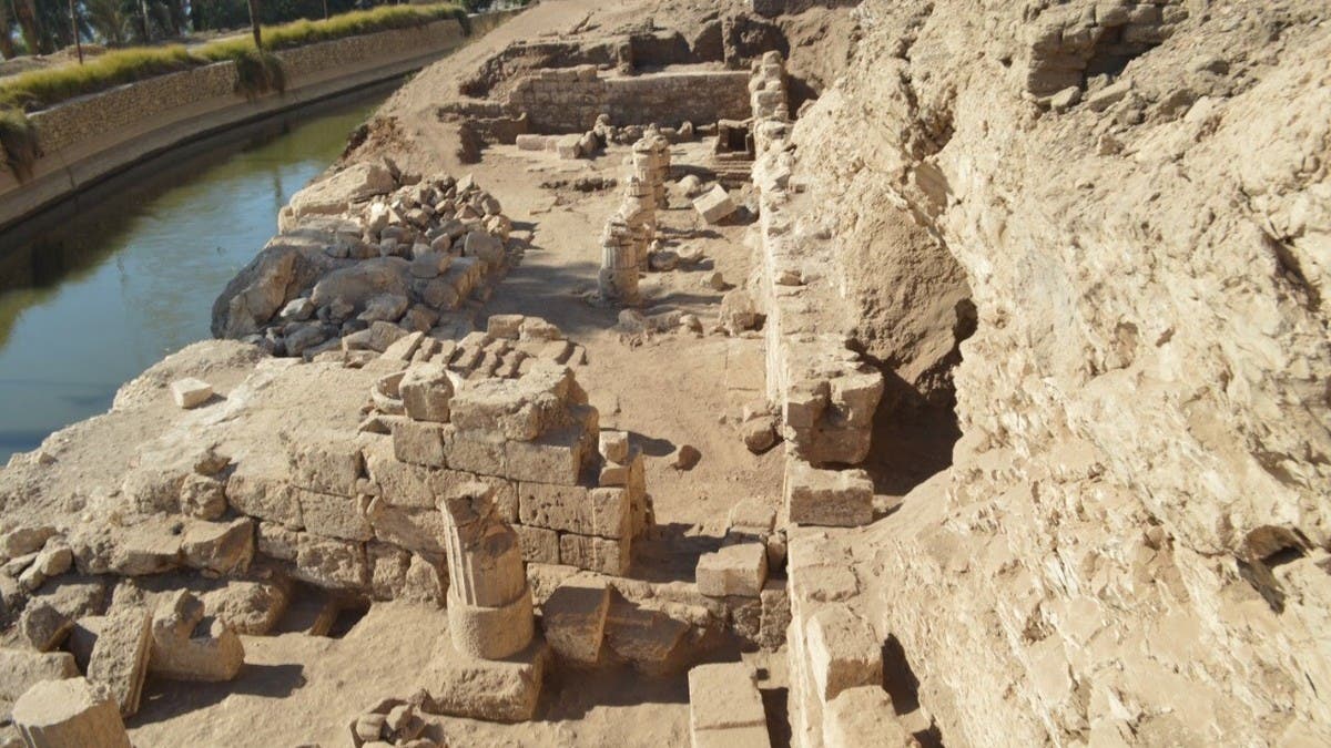 اكتشاف أثري جديد بمصر.. 85 مقبرة ومعبد ونقاط تفتيش